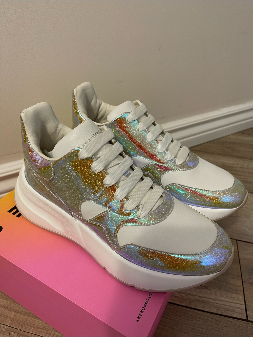 Alexander McQueen White Sneakers with gold EU 39